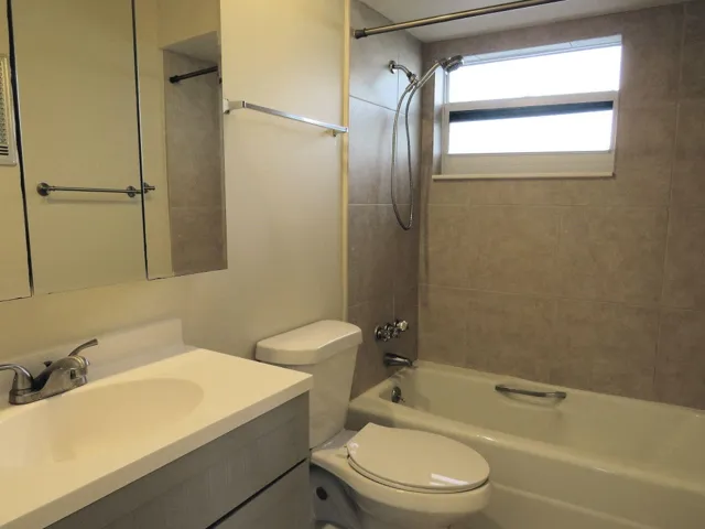 Main bathroom