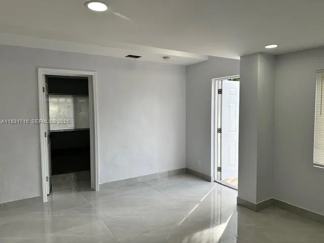 Photo 34