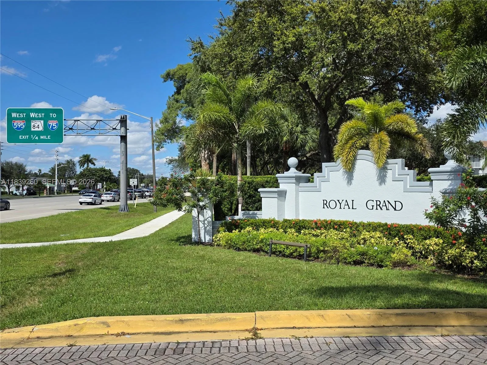 COMMUNITY ENTRANCE/EXIT