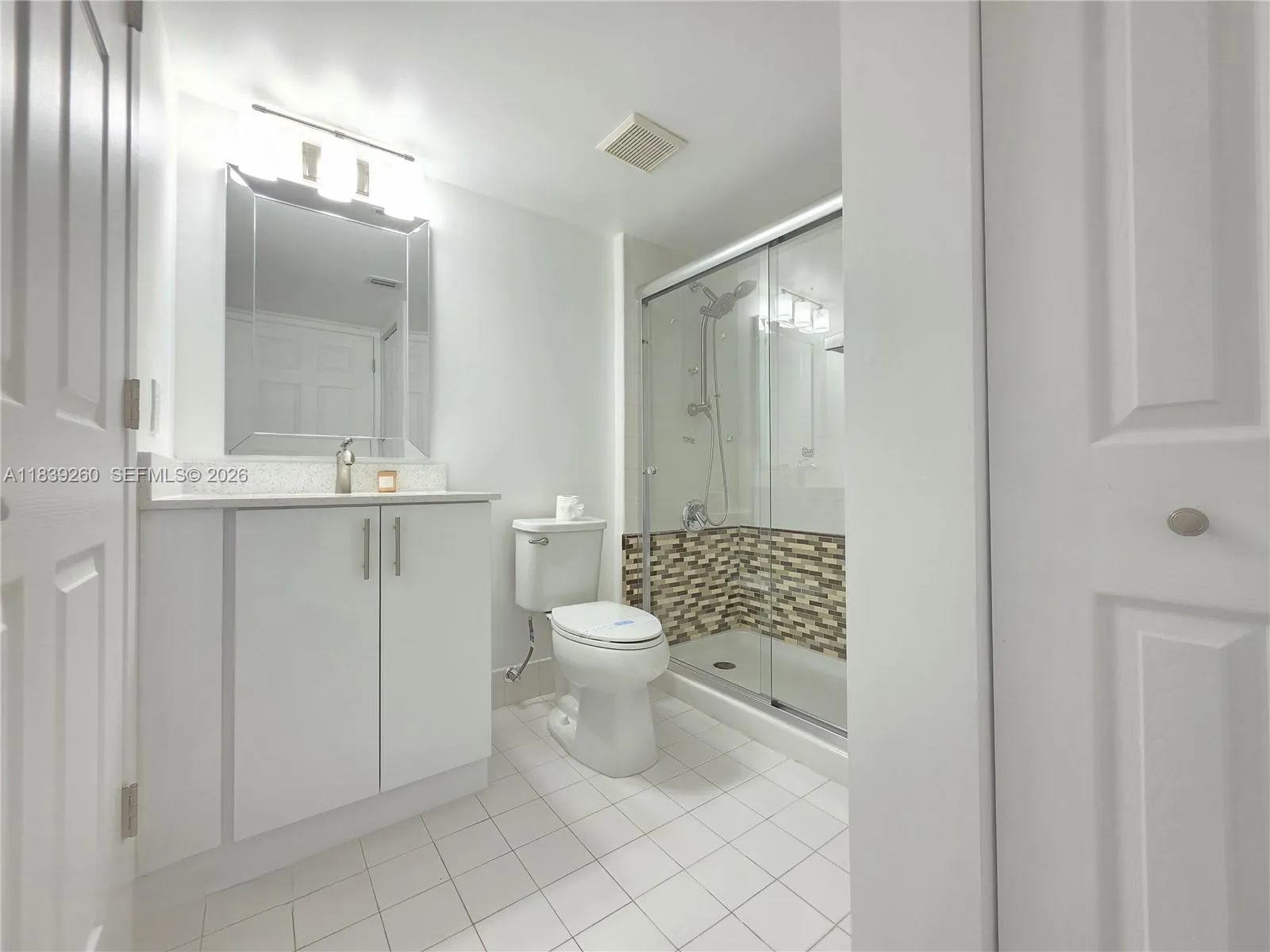 2ND BATHROOM