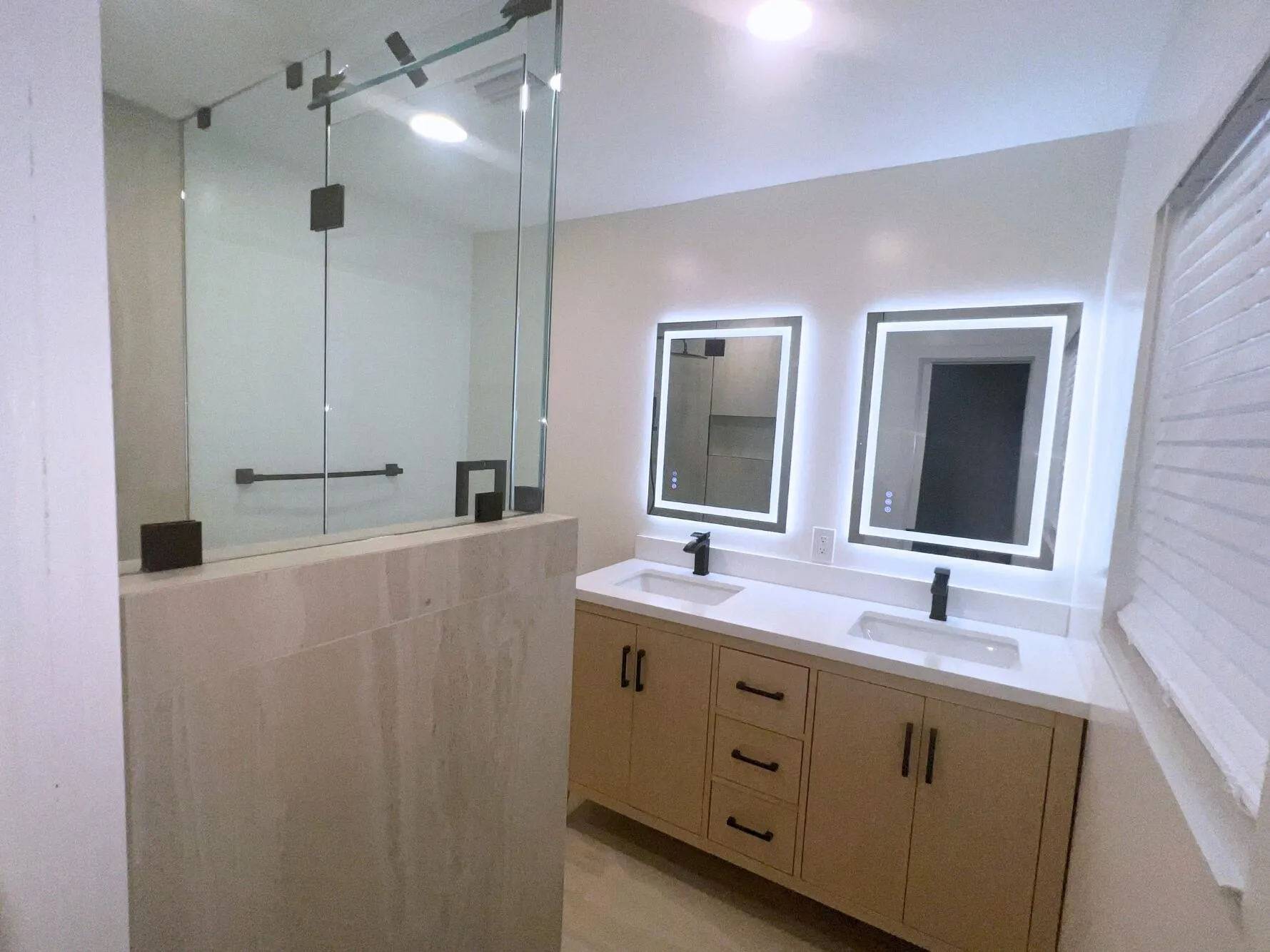 Double vanity MBath