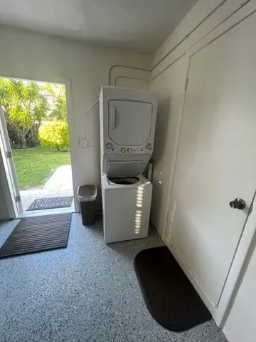 W dryer open to back yard from garage