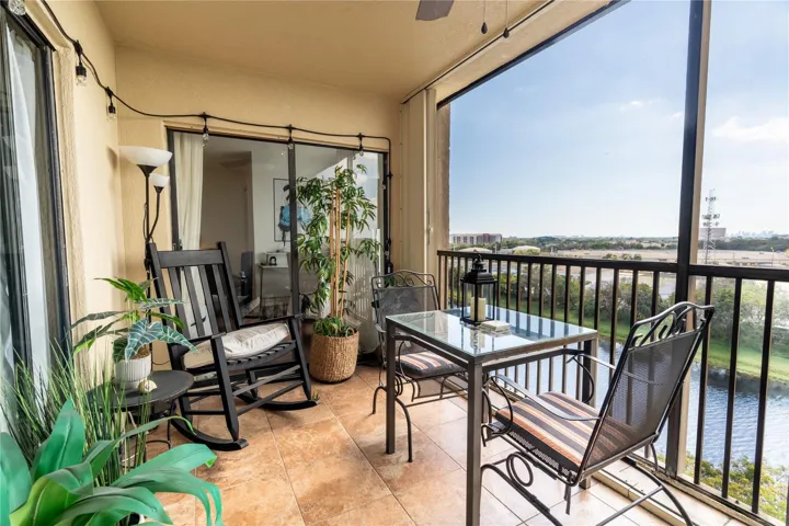 Great Balcony. Peaceful!