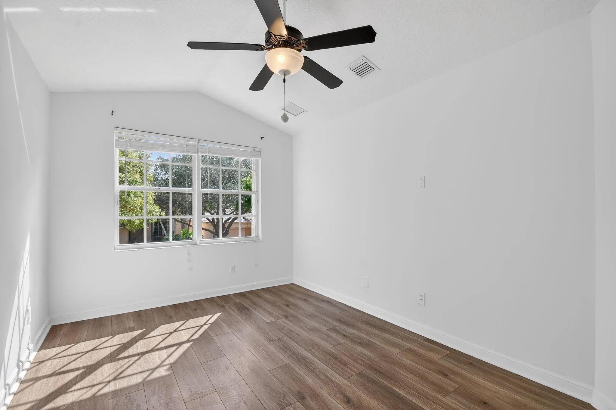 Property photo 82