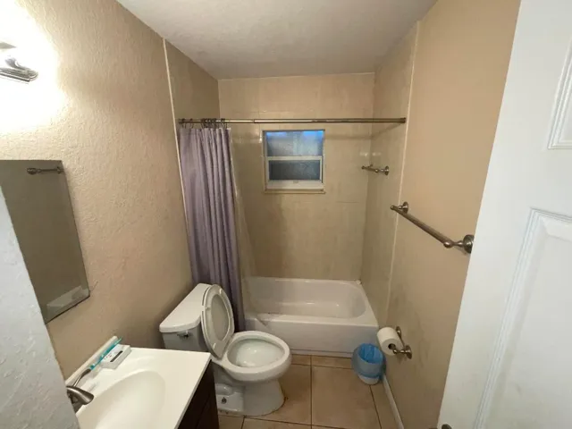 1910 NW 3rd AVE Pompano Beach, FL 33060-