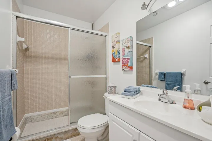 N Ocean Blvd 212-036