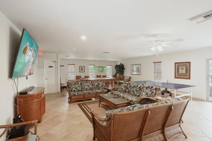 N Ocean Blvd 212-007