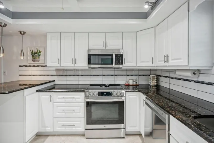 N Ocean Blvd 212-020