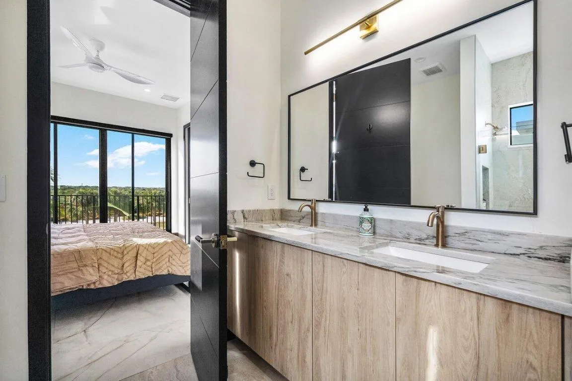028-13480USHighway1-JunoBeach-FL-33408-S