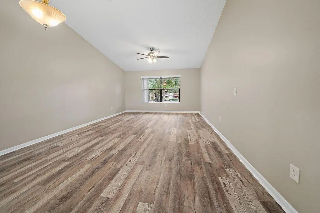 Spacious dining/living