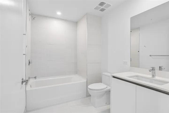 Bathroom #3 Tub