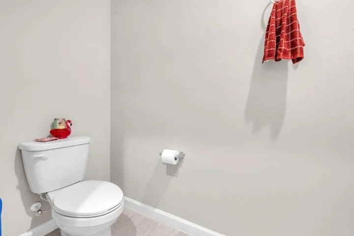 FIRST FLOOR TOILET