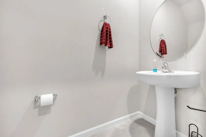TOILET 1ST