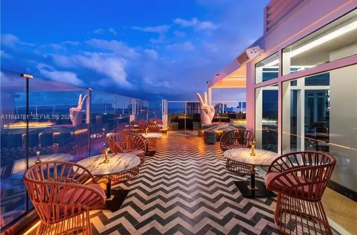 NUBE, ROOFTOP RESTAURANT/ LOUNGE