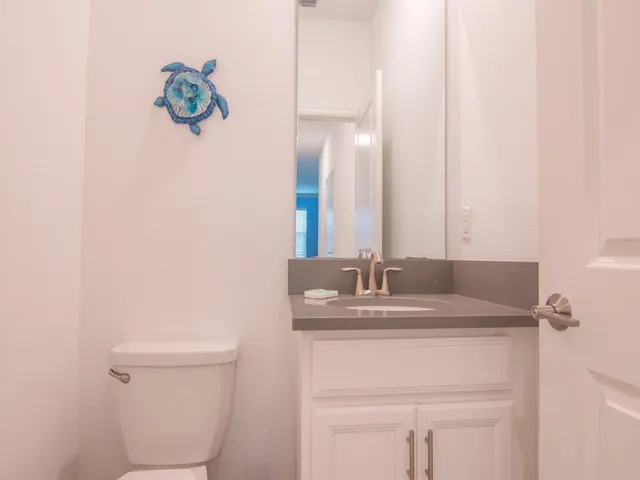 1/2 Bath Main Floor