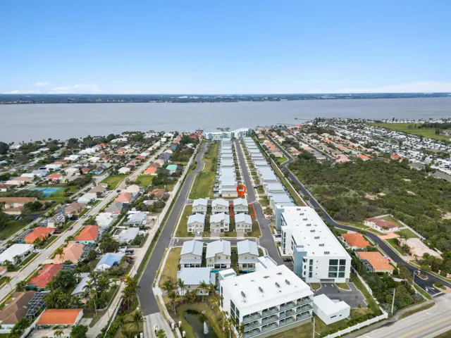 Home is nicely situated between the Ocean and River.
