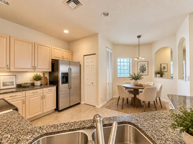 KITCHEN AND BREAKFAST AREA