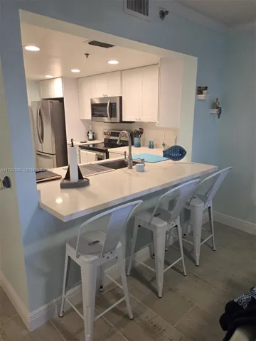 BREAKFAST BAR