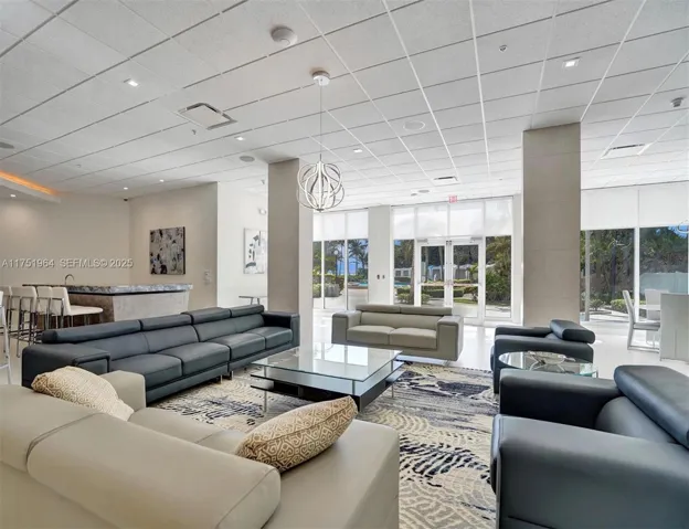 PARTY ROOM