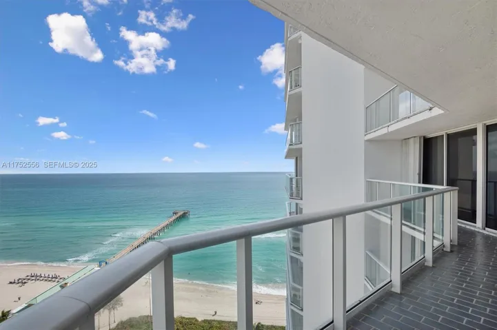 Breathtaking Views of the Ocean & City Facing North / East / West.