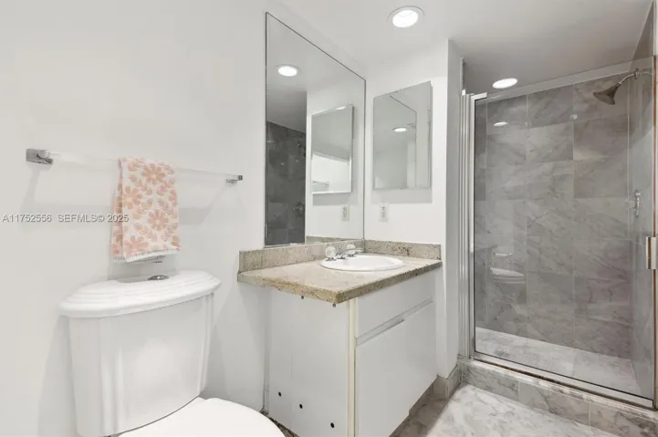 Guest Full Bathroom.