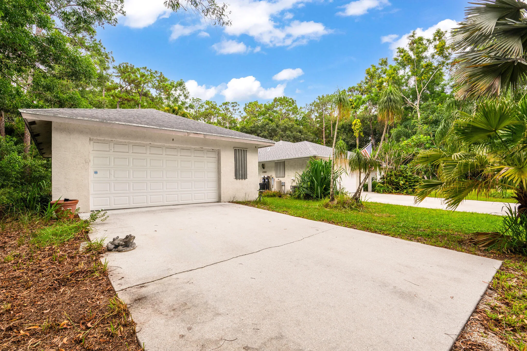 Detached Garage