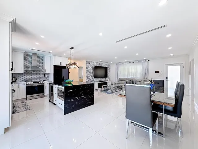 2601 NE 18th Street-32