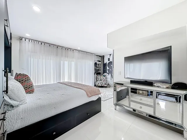 Master Studio Bedroom