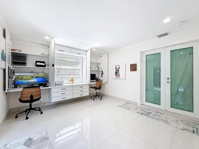 Cabana Bedroom/office 3