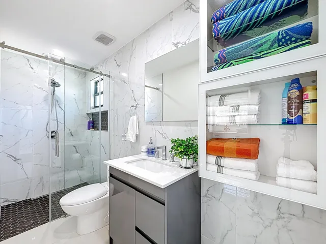 Cabana Bathroom 3