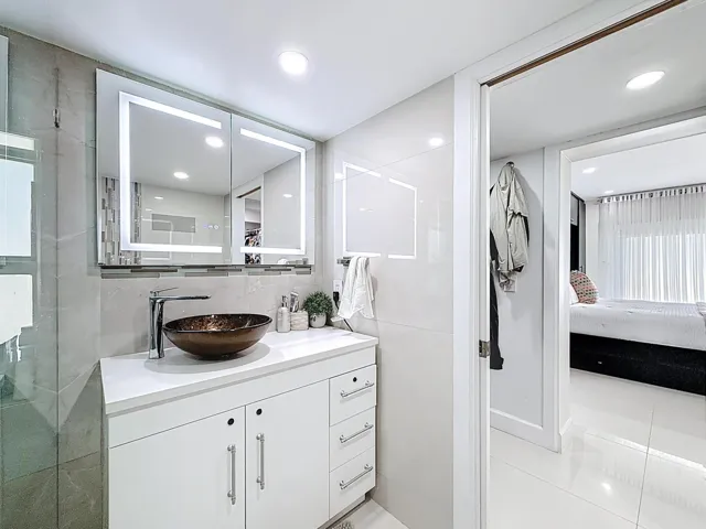 Master/Studio Bathroom