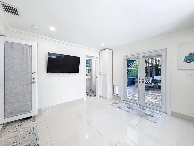 Cabana Bedroom/office 3