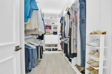 walk in closet