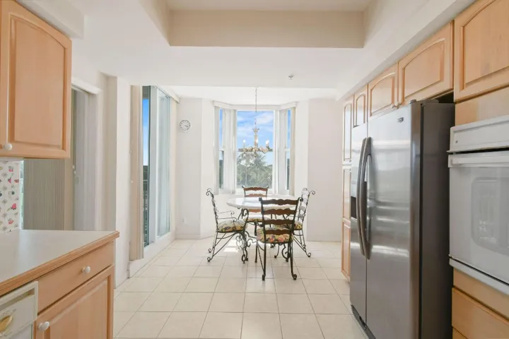 Kitchen/Eat In