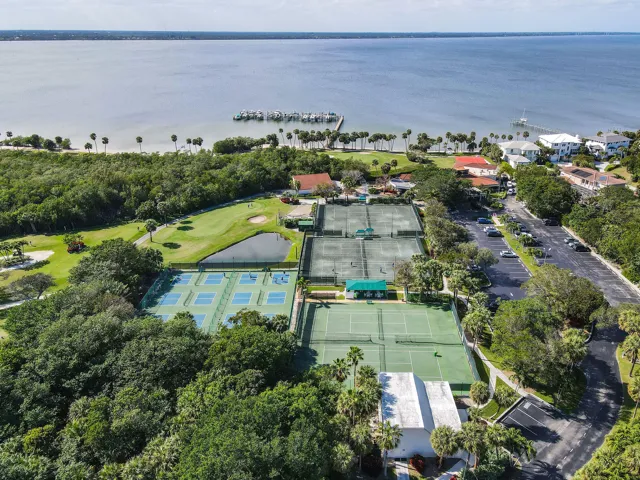 9 hole golf, tennis, pickleball