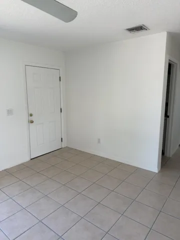 Living - Entrance