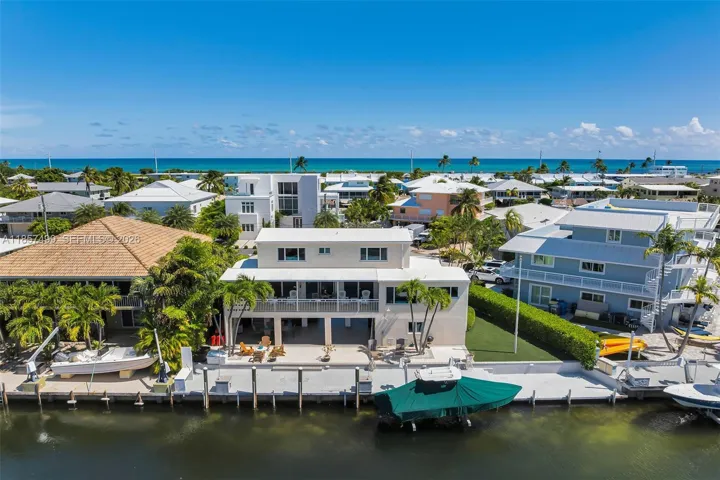 Large driveway and extra large dock space