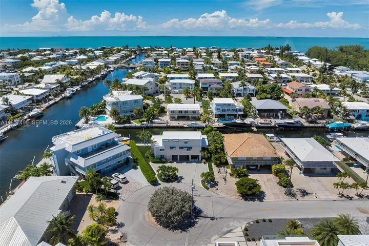 Easy access to bay and ocean with no bridges