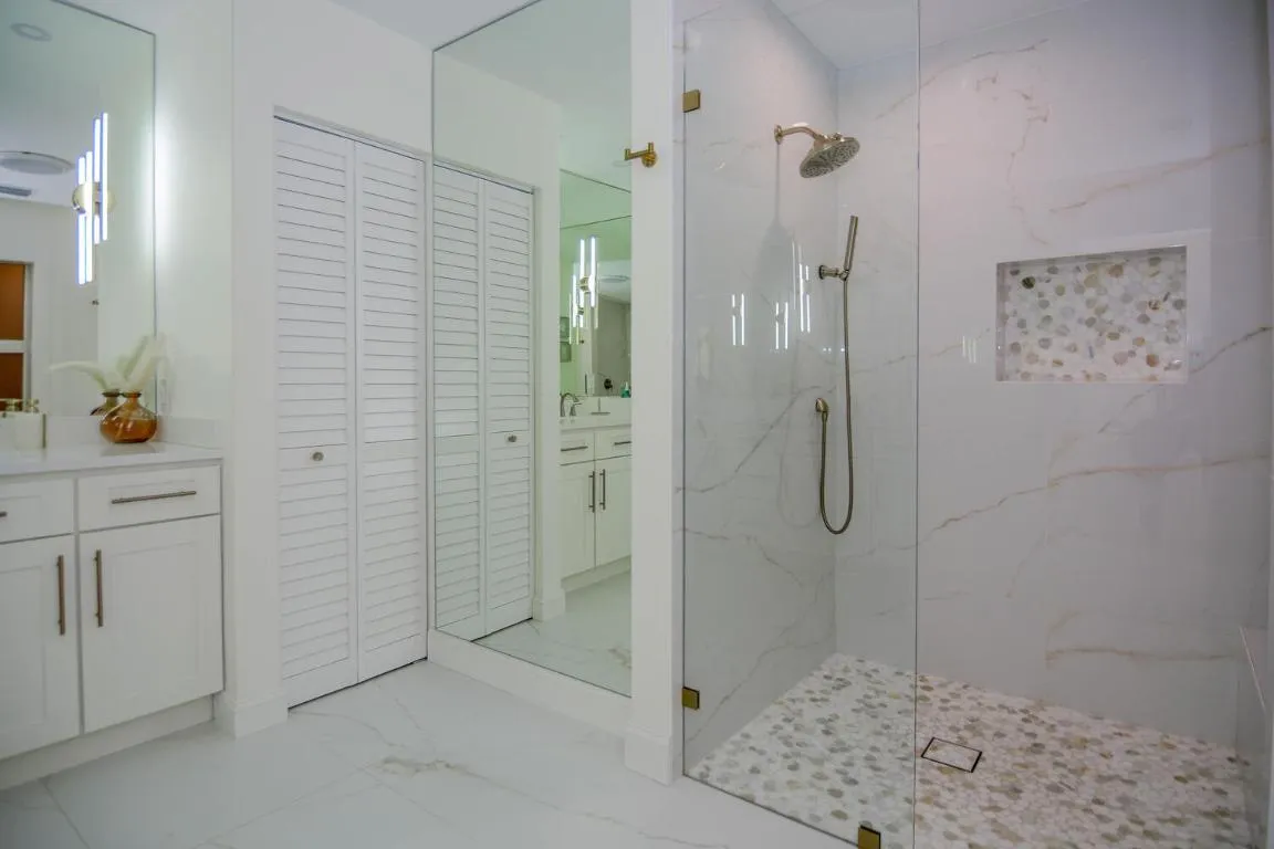 Primary Ensuite Bath