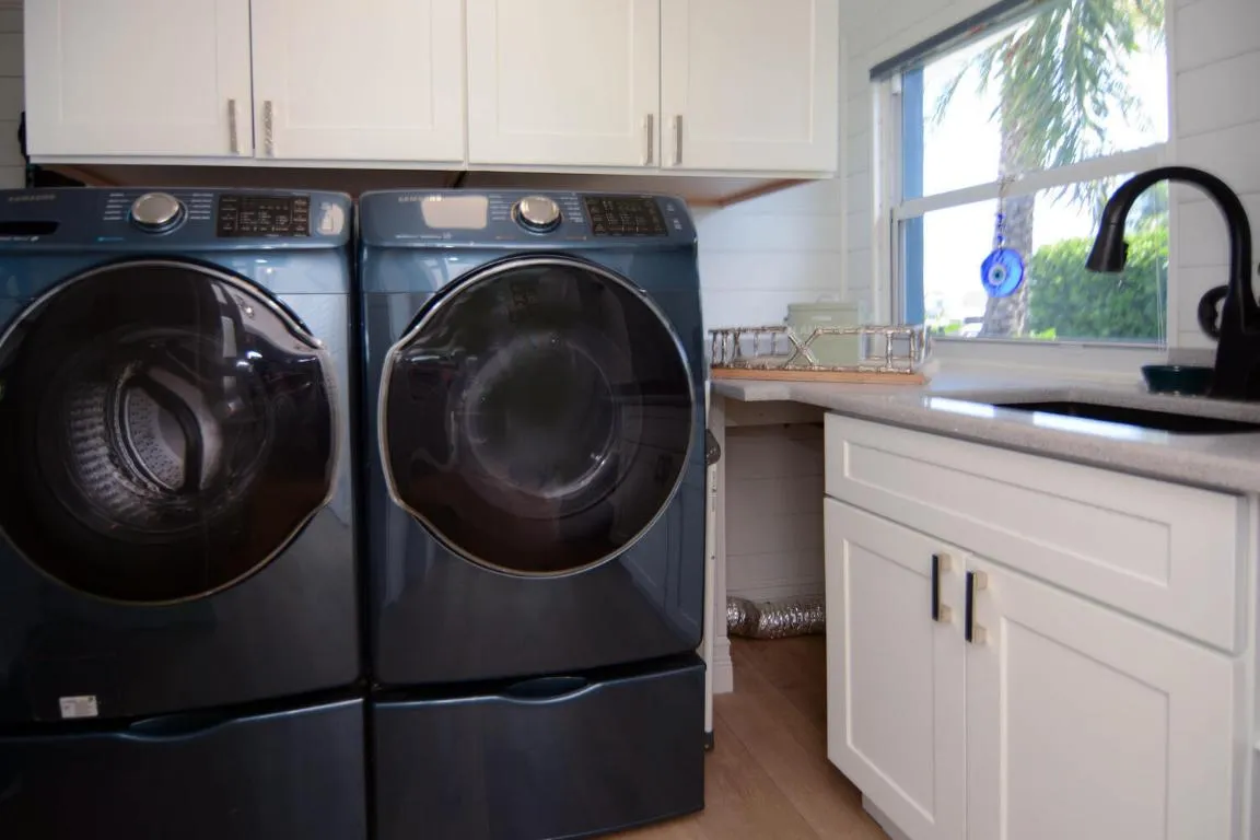 Large Laundry Room