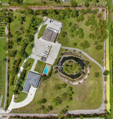 10 ACRES - MAIN HOUSE, GUEST HOUSE, KENNELS, HORSE STALLS, 1500 SF GARAGE