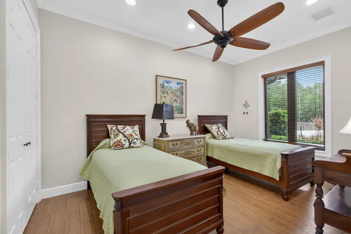 GUEST BEDROOM/OFFICE / DEN