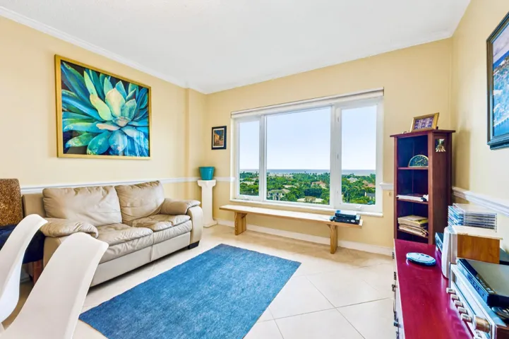Bedroom 2/Office