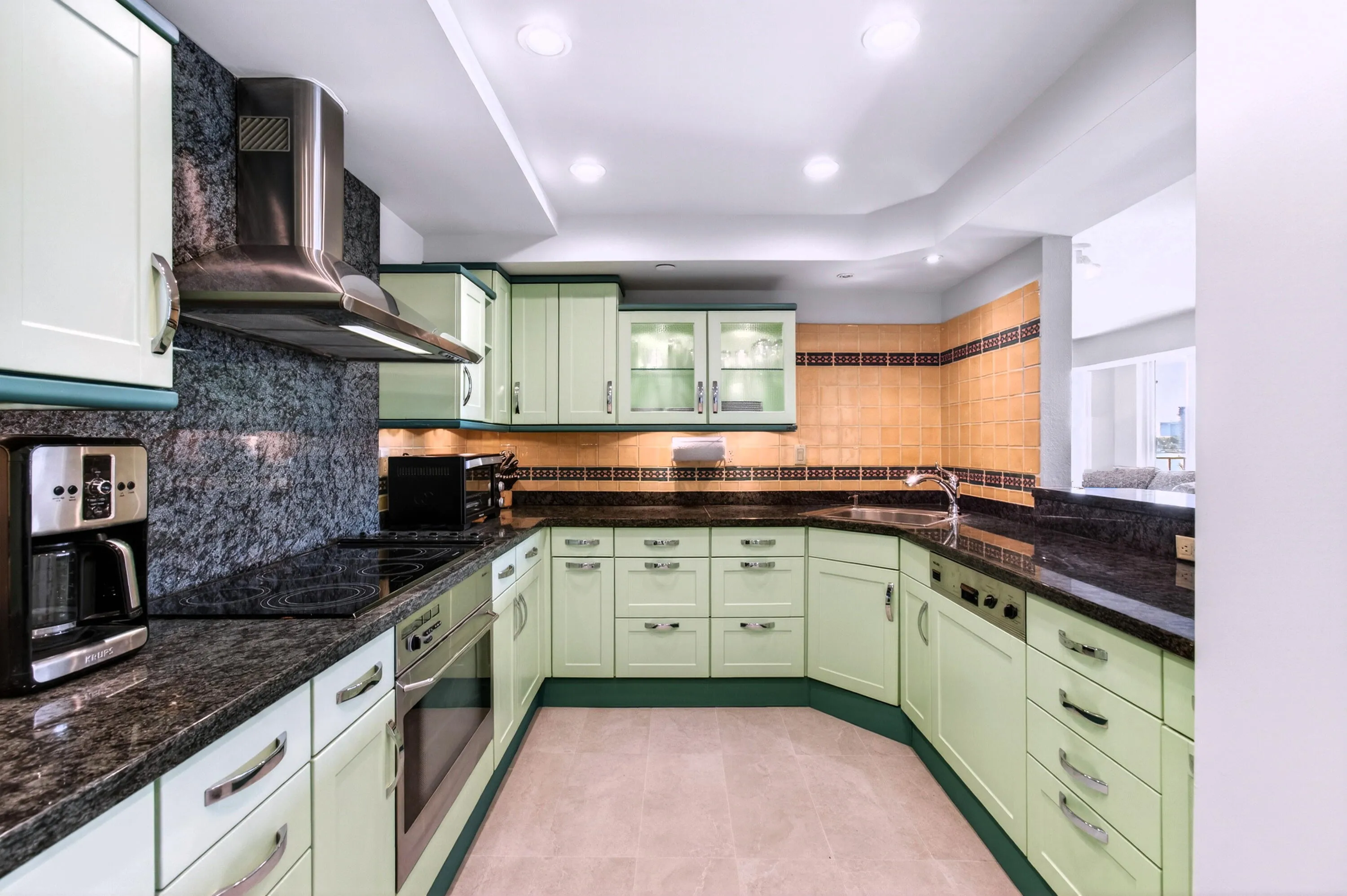 11 - Kitchen