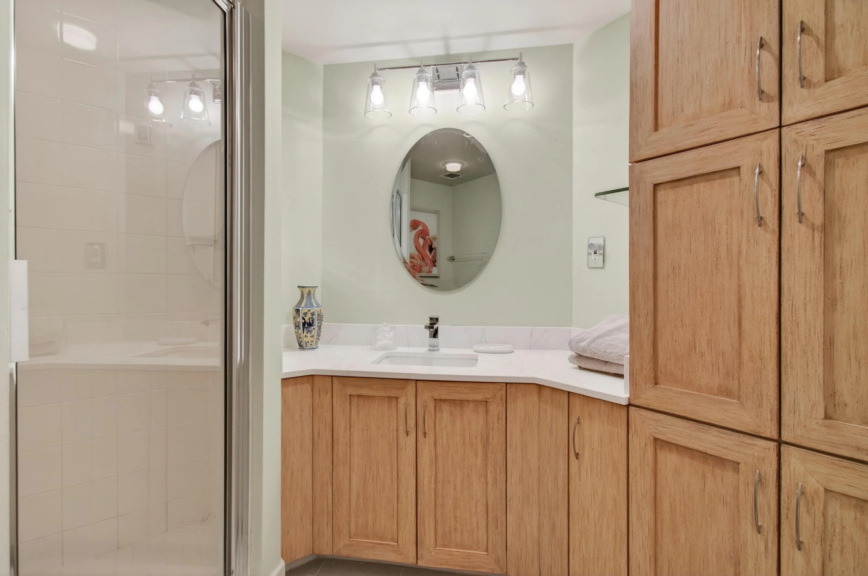 25 - Bathroom 2