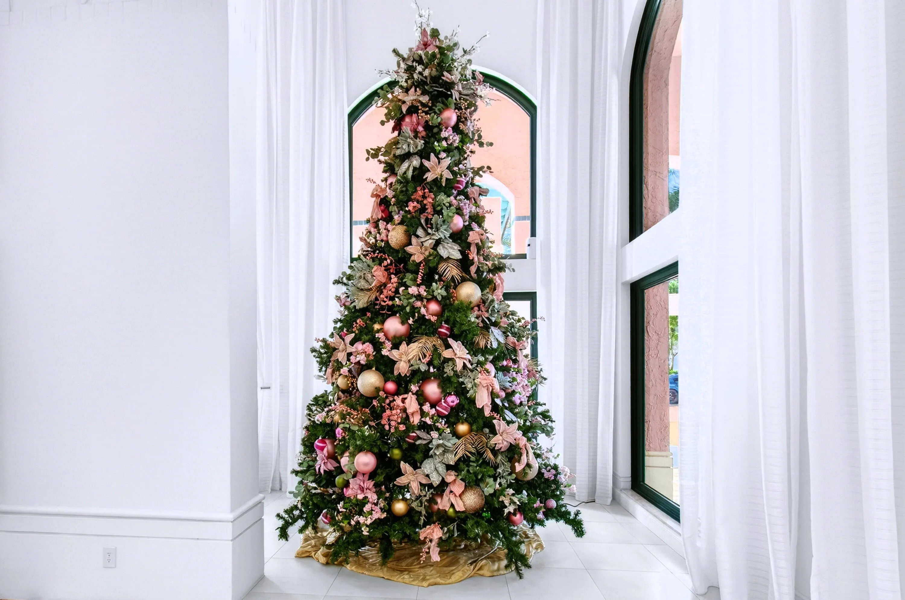 41 - XMass Tree in Lobby
