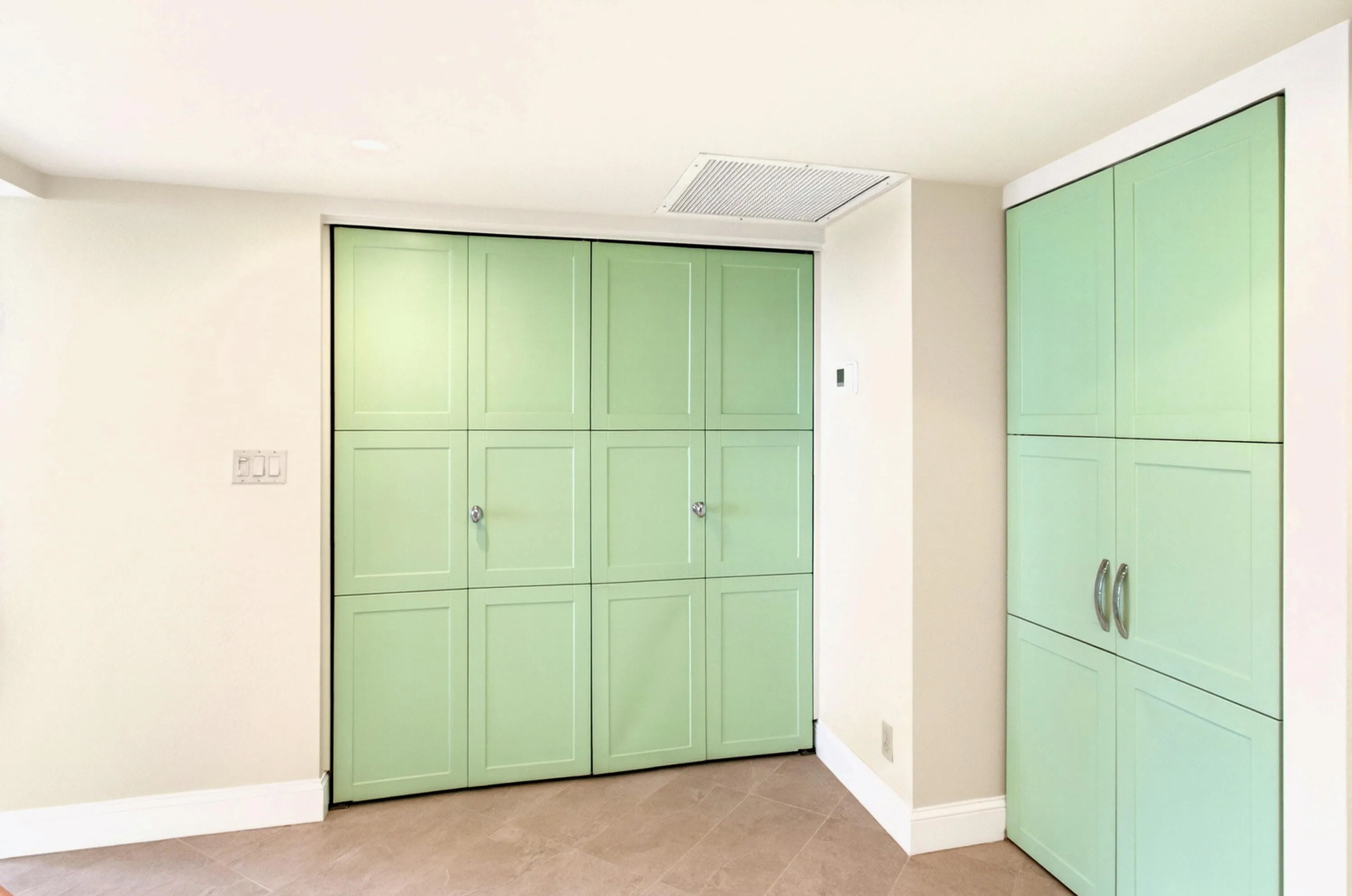 14 - Laundry & Pantry