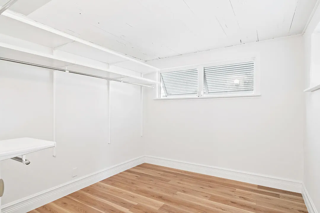 Walk-in Closet