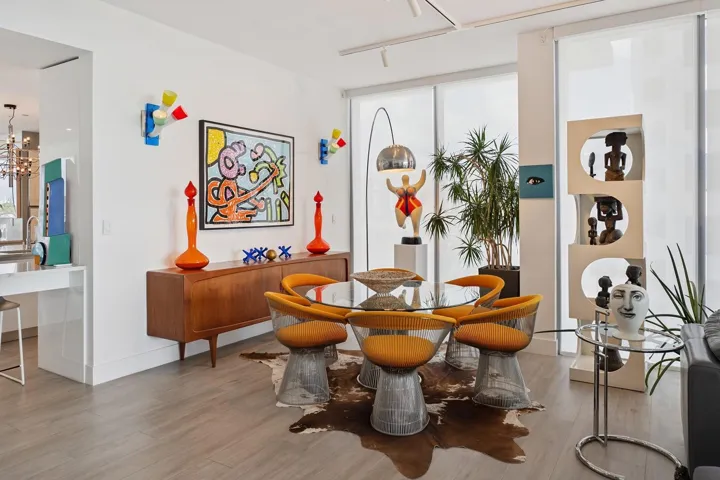 Living & Kitchen Areas