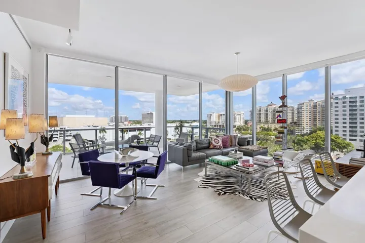 Living & Kitchen Areas